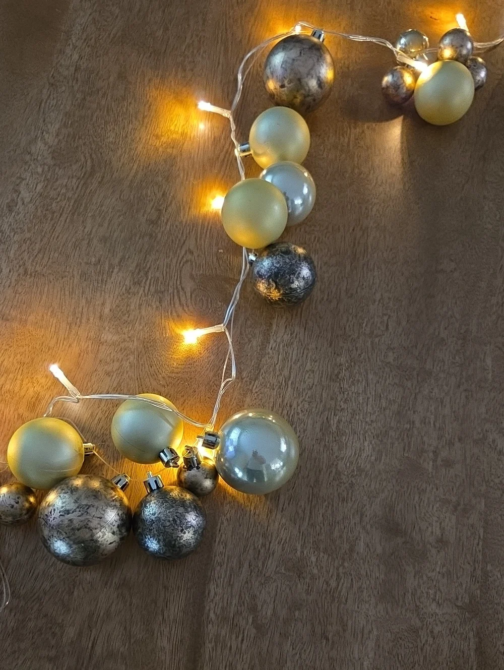NEW PotteryBarn Festive Gold and Champagne Ornament String Lights